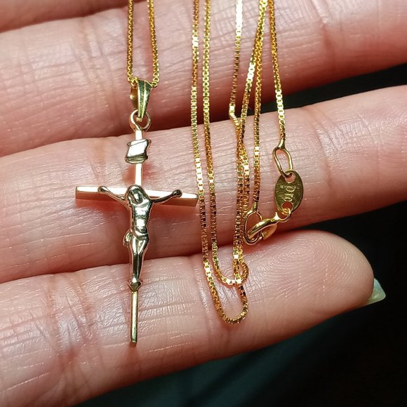 (SOLD) 14K Yellow Gold Crucifix Cross Pendant Necklace - Picture 4 of 8